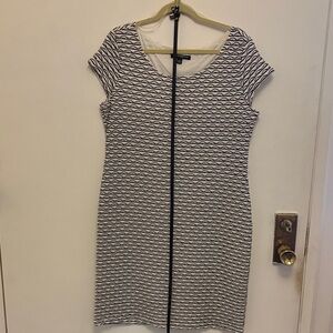 Sharagano Black and White Wave Pattern Mini Dress